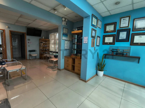 Exclusiva Propiedad Comercial En El Sector Oriente De Viñ...