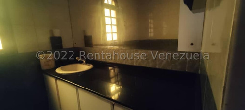 Ag. Vende Fondo De Comercio De Restaurant-arepera De Larga Trayectoria En Boleita Sur.