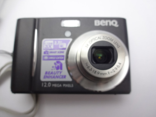 Câmera Digital Benq Dc C1250 12.0 Mega Tela 2,7 Mega Lcd