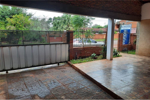 Vendo Casa En Obligado Centro, A Pasos De La Municipalidad: 3 Habitaciones Y 1 Baño.