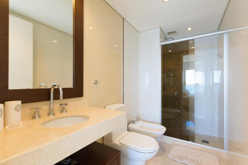 Venta Apartamento 3 Dormitorios En Suite Playa Mansa