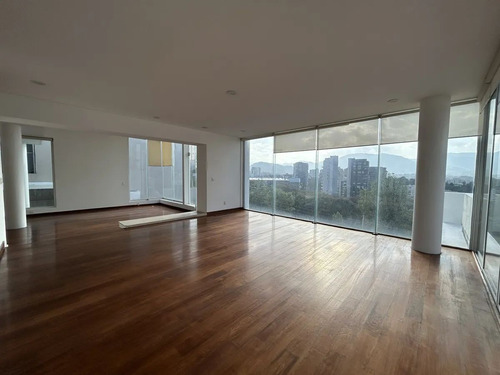 ¡vive Con Estilo En Interlomas! Renta Increíble Casa