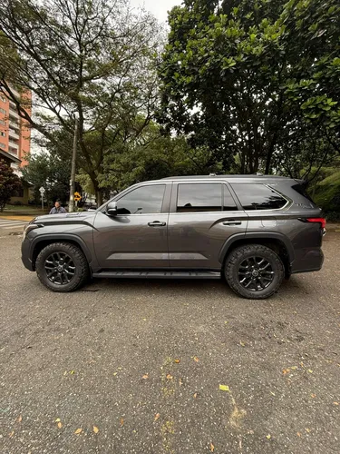 Toyota Sequoia 3.5 V6 Sr5 4X4