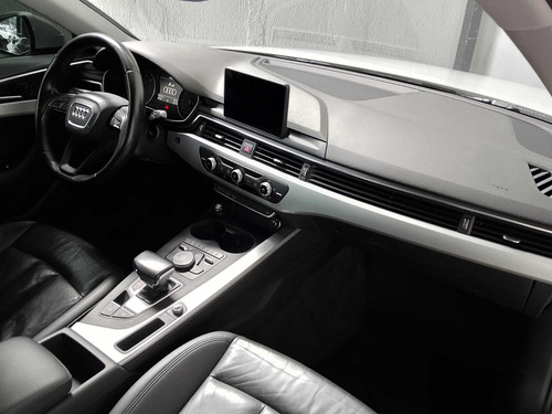 Audi A4 2.0 Tfsi Attraction S-tronic 4p