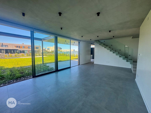 Casa 4 Dormitorios, 4 Baños, Piscina - Vida Barrio Cerrado - Funes Santa Fe | Venta