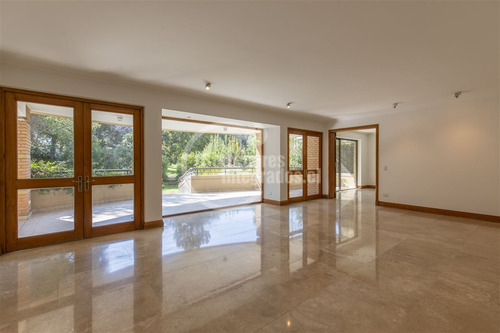 Departamento En Venta De 5 Dorm. En Las Condes - San Damián