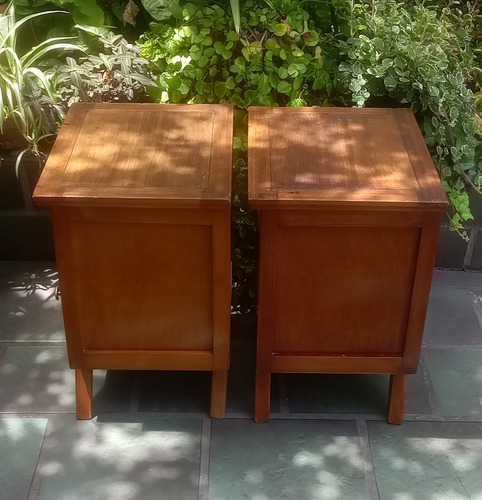 Par Mesas De Luz Americano Escandinavo Retro Vintage 70's Barniz Marrón (Usado)