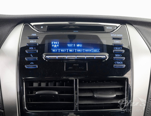 Imagem 14 de 15 de Toyota Yaris 1.3 Xl Aut