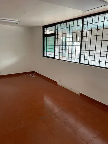 Casa Con Uso Del Suelo Comercial