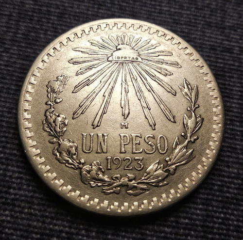 Moneda Un Peso Resplandor 1923. Plata Ley .720