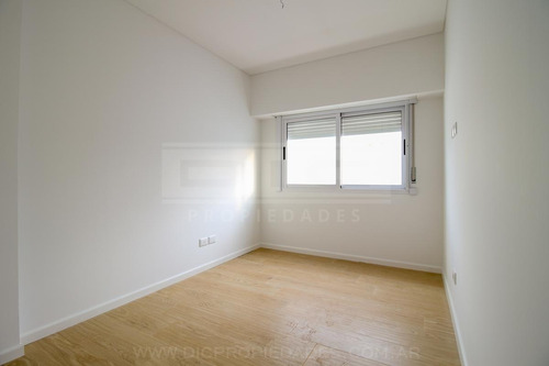Imagen 17 de 30 de Triplex 5 Ambientes Con Jardin A Estrenar En Florida