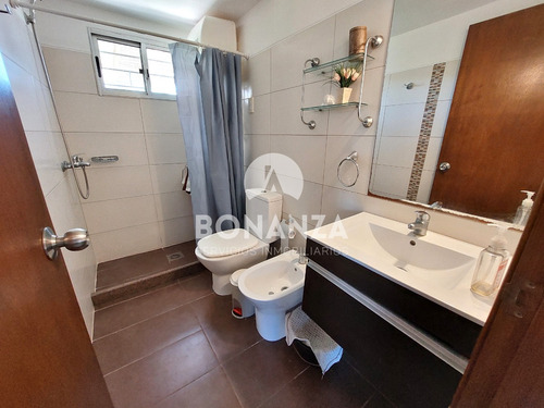 Casa En Punta Colorada - Piriápolis. 600 Metros De La Playa. 6 Personas, 3 Dormitorios, 2 Baños.