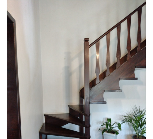 Casa Alto Padrão - 900 Metros De Terreno - Carambeí-pr