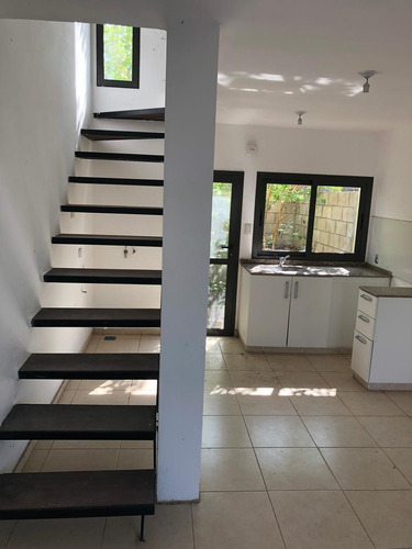 Imagen 3 de 9 de Departamento Tipo Duplex C.colorada 1 Dormitorio