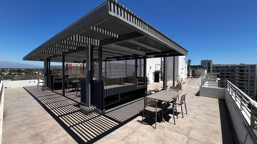 Departamento En Arriendo De 2d, 2 Est., Metro Vicente Valdés