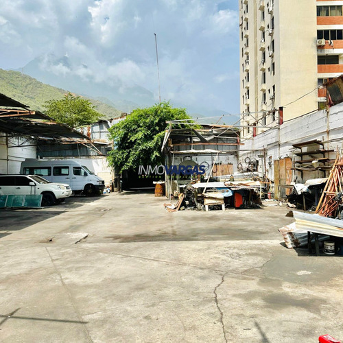 Terreno + Taller En Venta Ubicado En; Macuto - La Guaira