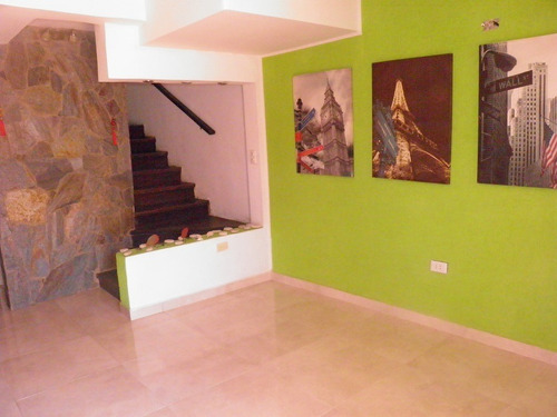 Imagen 6 de 12 de Town House Con Lindos Acabados.