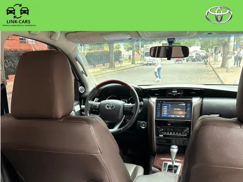 Toyota Fortuner 2.7 Srv 4x2 Automática Full Equipo
