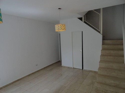 Venta Hermoso Triplex 4 Amb. - Ciudad Evita - Apto Prestamo