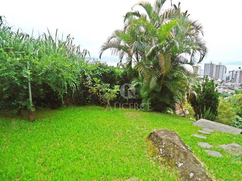 Imagem 3 de 30 de Casa Com Vista Mar Na Agronômica, Florianópolis - . - Ca0250