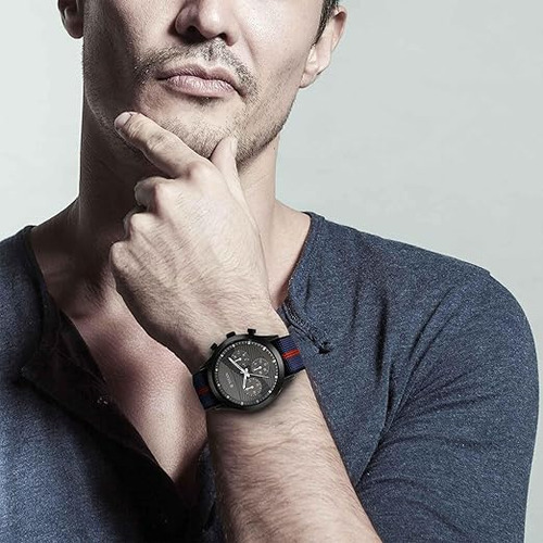 Reloj Analógico Titan Para Hombres Con Esfera Gris