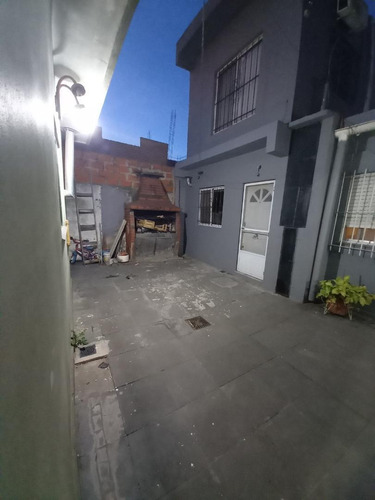 Imagen 11 de 21 de Casa 3 Amb + 2 Departamentos! En Block! Ideal Inversor