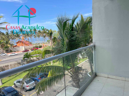 Cad Aura A 006. Balcón Con Vista Parcial Al Mar. En Edificio Con Club De Playa