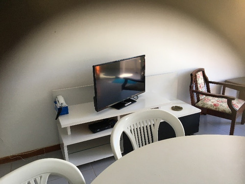 Apartamento Para Alugar Na Avenida Tom Traugott Wildi, Praia Brava, Florianópolis - Sc - Liv-8823