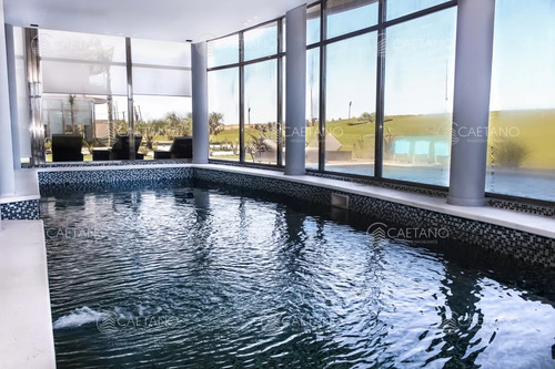 Venta Apartamento 2 Dormitorios. Playa Mansa, Punta Del Este.