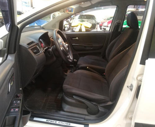 Imagem 10 de 12 de Volkswagen Space Cross 1.6 2013 Completo E **sensor De Ré**
