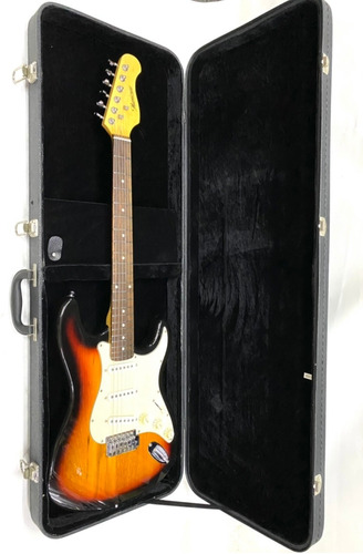 Guitarra Strato Com Case Hurricane Novo Estava No Mostruario