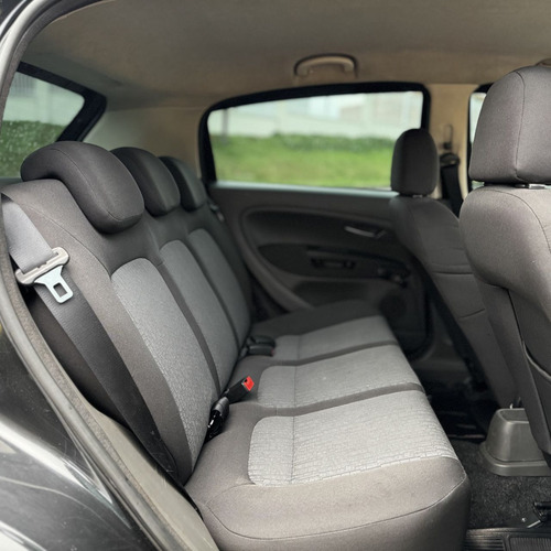 Fiat Punto 1.6 16V 4P FLEX ESSENCE DUALOGIC AUTOMATIZADO