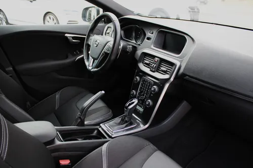 Volvo V40 2019
