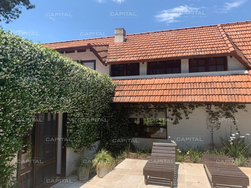 Casa De 5 Dormitorios En Playa Mansa Punta Del Este-ref:28553