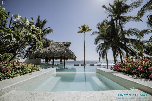 Imagen 7 de 23 de Magnifica Villa Sobre Playa, 27 Huéspedes, Chef Incluido