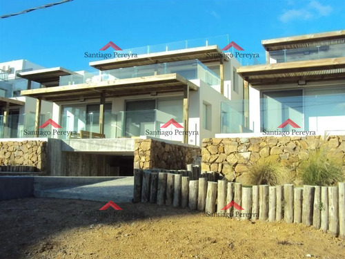 Apartamento En Venta  En La Barra, De La Ruta Al Mar