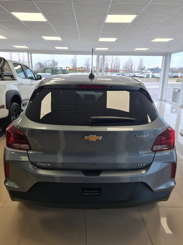 Imagen 13 de 25 de Nuevo Chevrolet Onix Ltz At 1.0t 5p Ad