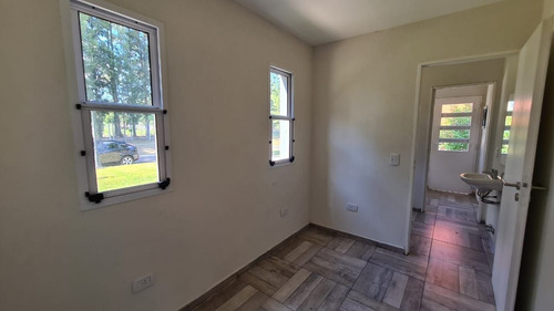 Imagen 9 de 24 de Venta De Casa Estilo Moderno En San Eduardo