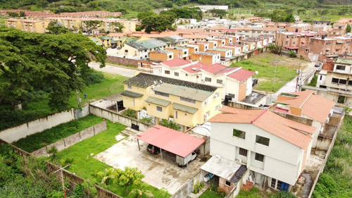 196962 L. P. Alquiler Townhouse, Urb. Manantial, Naguanagua, Solo Clientes