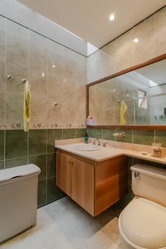 Casa En Venta En El Tesoro. Cod V11847