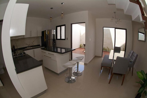 Casas En Preventa En El Frac Jardínes Del Sur, A Cinco Minutos Del Dorado
