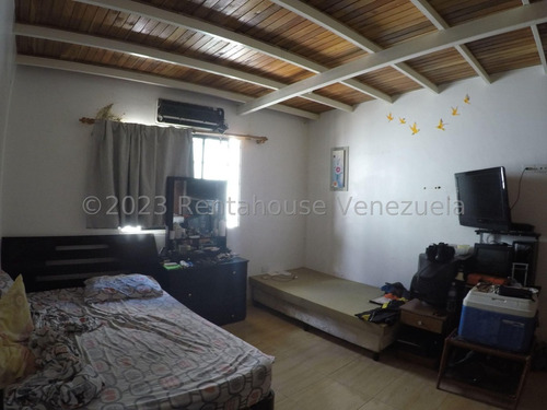 Amplia Casa Ubicada En Zona Norte, Con Destino Como Posada 23-23727, Eloisa Mejia