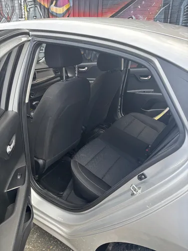 Kia Rio 1.4 Vibrant Hb At