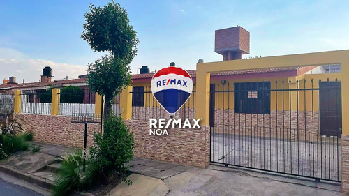 Casa 3 Dorm + 3 Monoambientes Ciudad Del Milagro