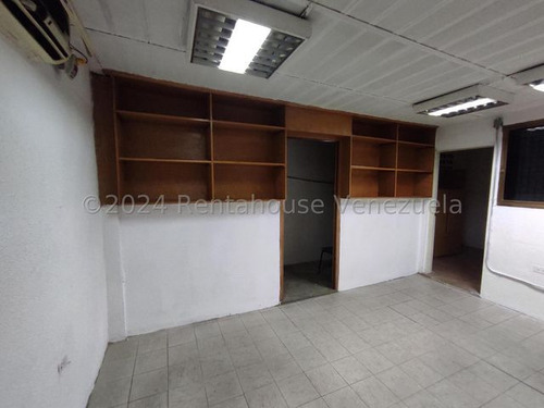 Galpon Urb. Miranda # 25-16257 Mn Caracas - Sucre