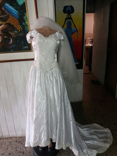 Vestido De Novia Blanco Con Piedreria  Cola Y Accesorios