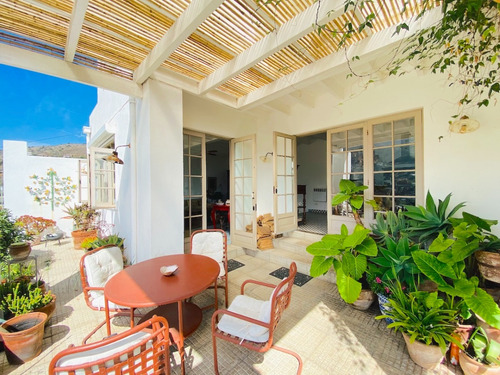 Encantadora Casa En El Corazón De Zapallar