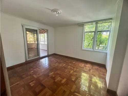 Sé Vende Apartamento Duplex En Laureles Excelente Para Reformar