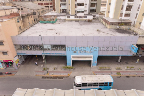 LG Alquilo Local El Mas Grande Concesionario De Vehículos De Caracas En Santa Rosalía Av.  Rooseveltt