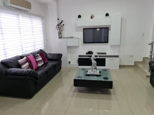 Imagen 2 de 14 de Casa En Venta Jardin Mañongo Amoblada Ga Vip